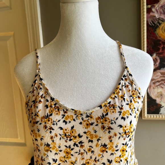 American Eagle Outfitters Floral Camisole - White and Yellow Babydoll Fairy Y2K - Picture 2 of 7